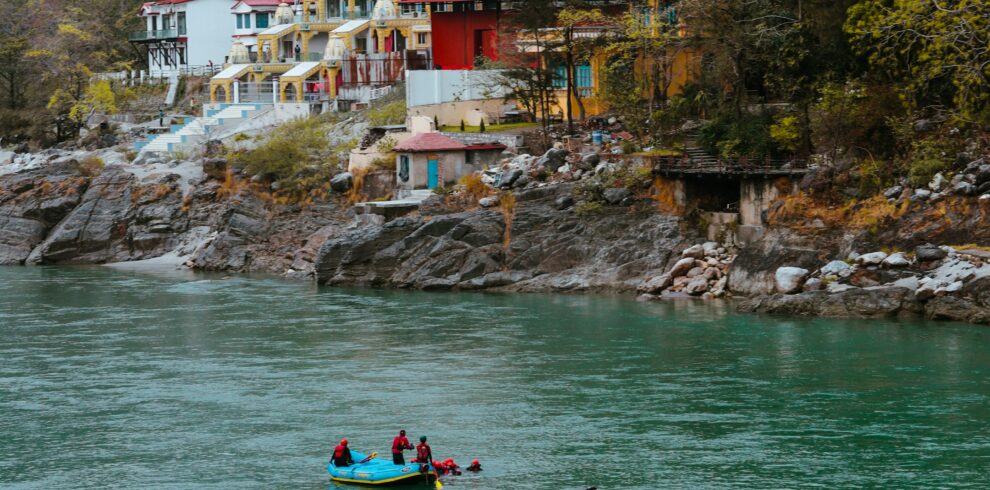 avinash-kumar-vDempbPR52w-unsplash